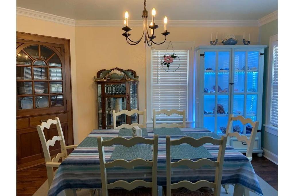 1 Mile To Fort Sill! The Carolebelle Cottage Sleeps 8 With Hottub,Grills,Firepit 劳顿 外观 照片