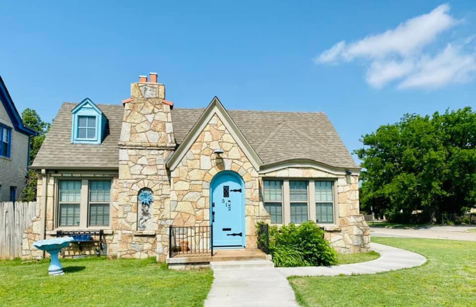 1 Mile To Fort Sill! The Carolebelle Cottage Sleeps 8 With Hottub,Grills,Firepit 劳顿 外观 照片