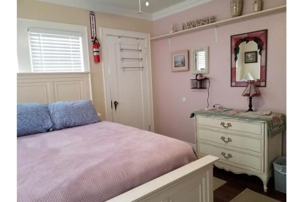 1 Mile To Fort Sill! The Carolebelle Cottage Sleeps 8 With Hottub,Grills,Firepit 劳顿 外观 照片